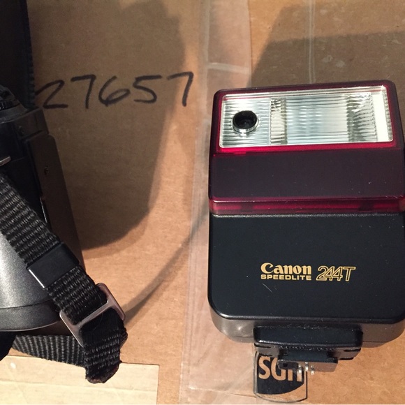 Vintage Canon T50, with accessories - Picture 3 of 7